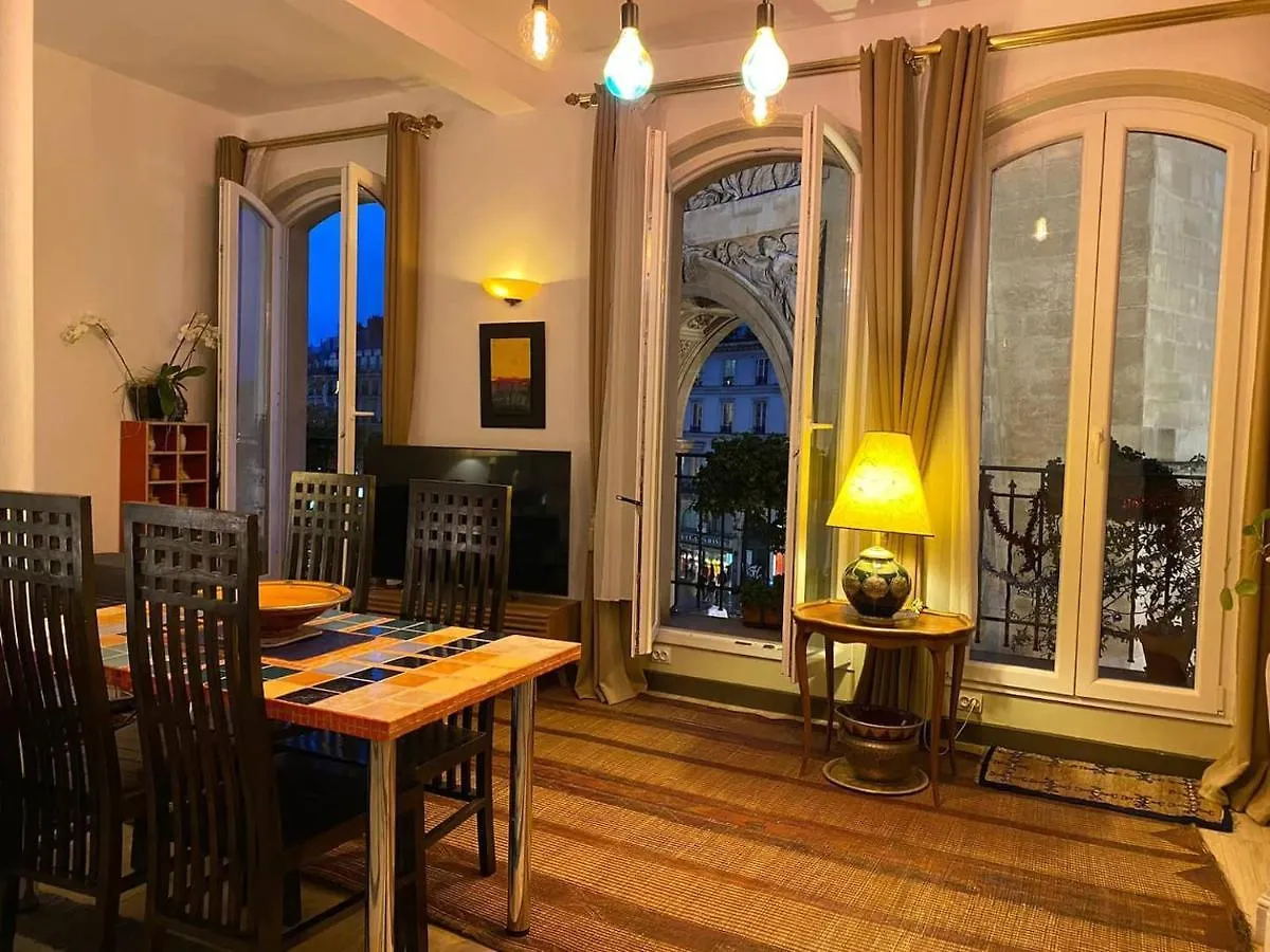 Apartment Romantic In Paris
