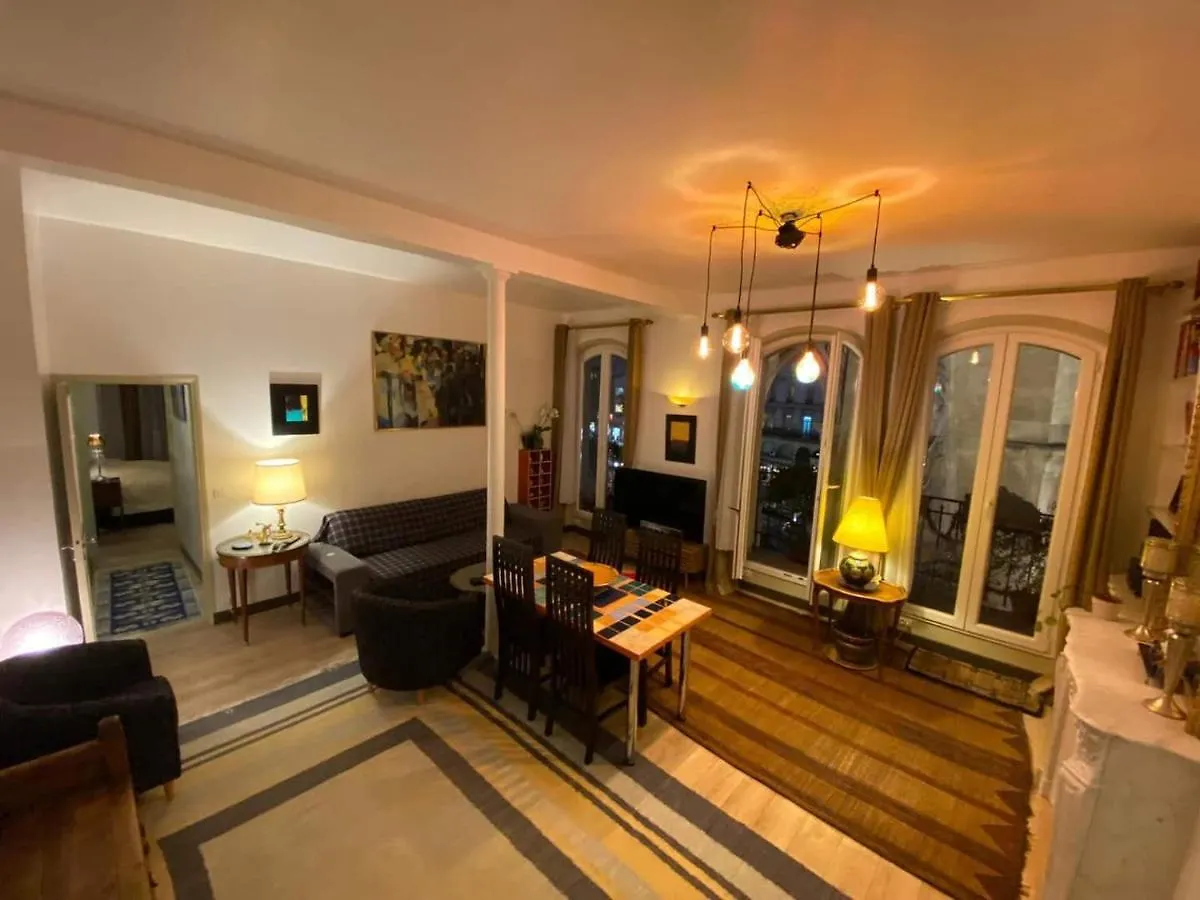 Apartment Romantic In
