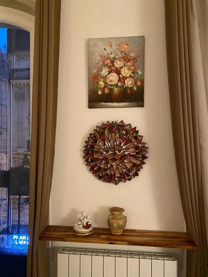 Apartment Romantic In Paris